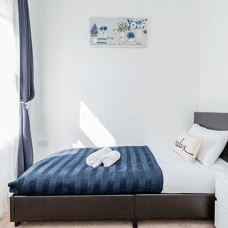 Serviced Apartment /Excel/ Olympic City/ O2 Arena Londen Buitenkant foto
