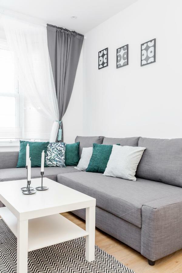 Serviced Apartment /Excel/ Olympic City/ O2 Arena Londen Buitenkant foto