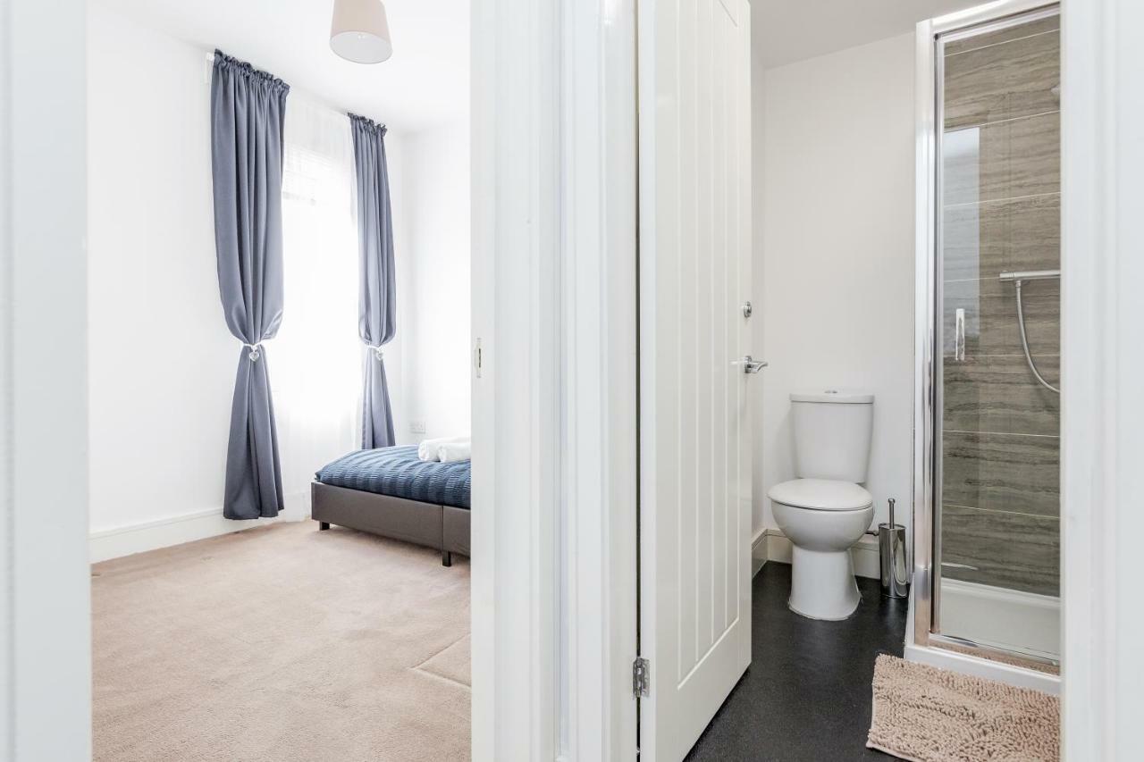 Serviced Apartment /Excel/ Olympic City/ O2 Arena Londen Buitenkant foto