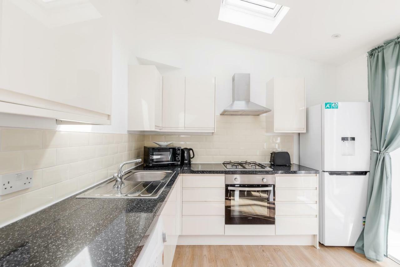 Serviced Apartment /Excel/ Olympic City/ O2 Arena Londen Buitenkant foto
