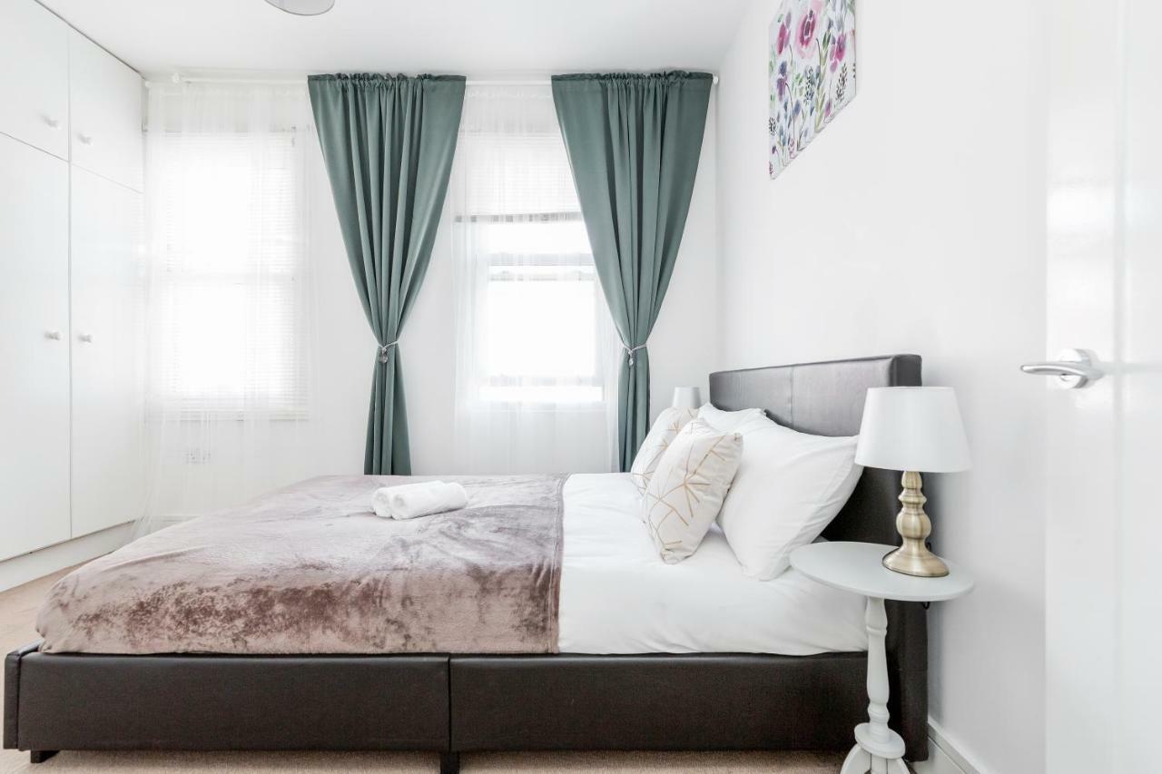 Serviced Apartment /Excel/ Olympic City/ O2 Arena Londen Buitenkant foto