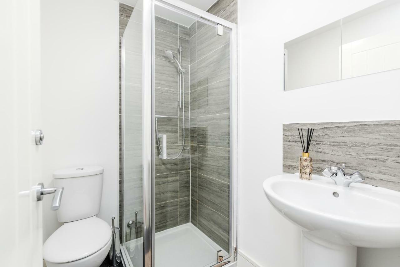 Serviced Apartment /Excel/ Olympic City/ O2 Arena Londen Buitenkant foto